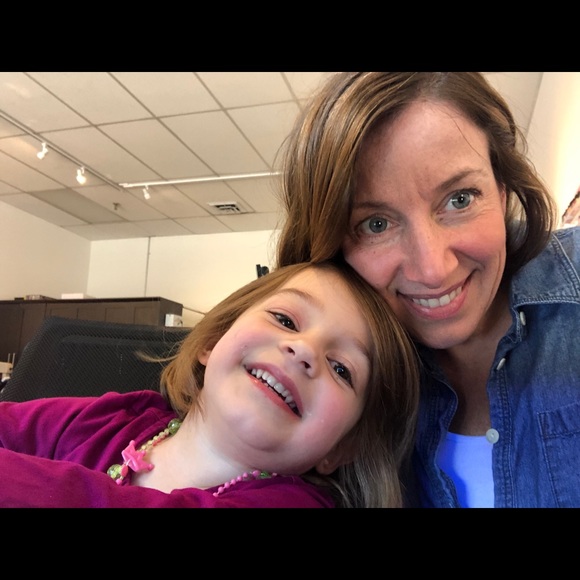 Meet your Posher, Liz - Picture 1 of 1